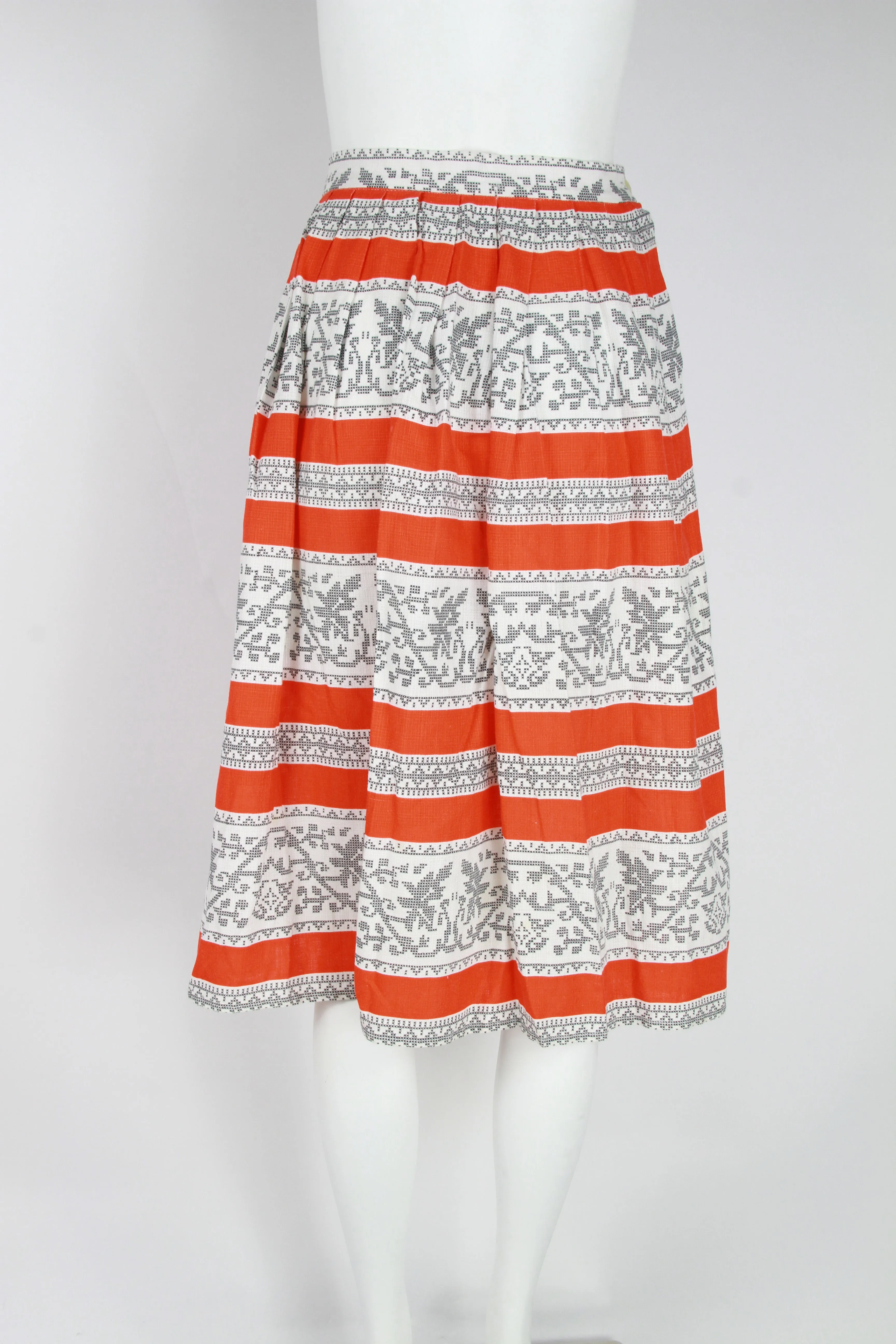 50s skirt orange and white with faux needle point print - S/M
