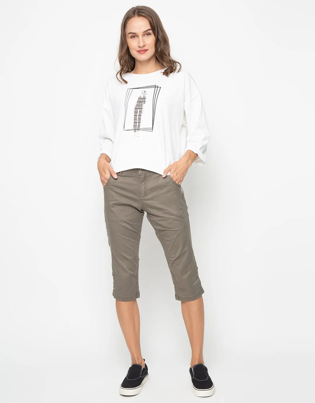 Cardinal Girl Celana Pendek Bermuda RedishM
