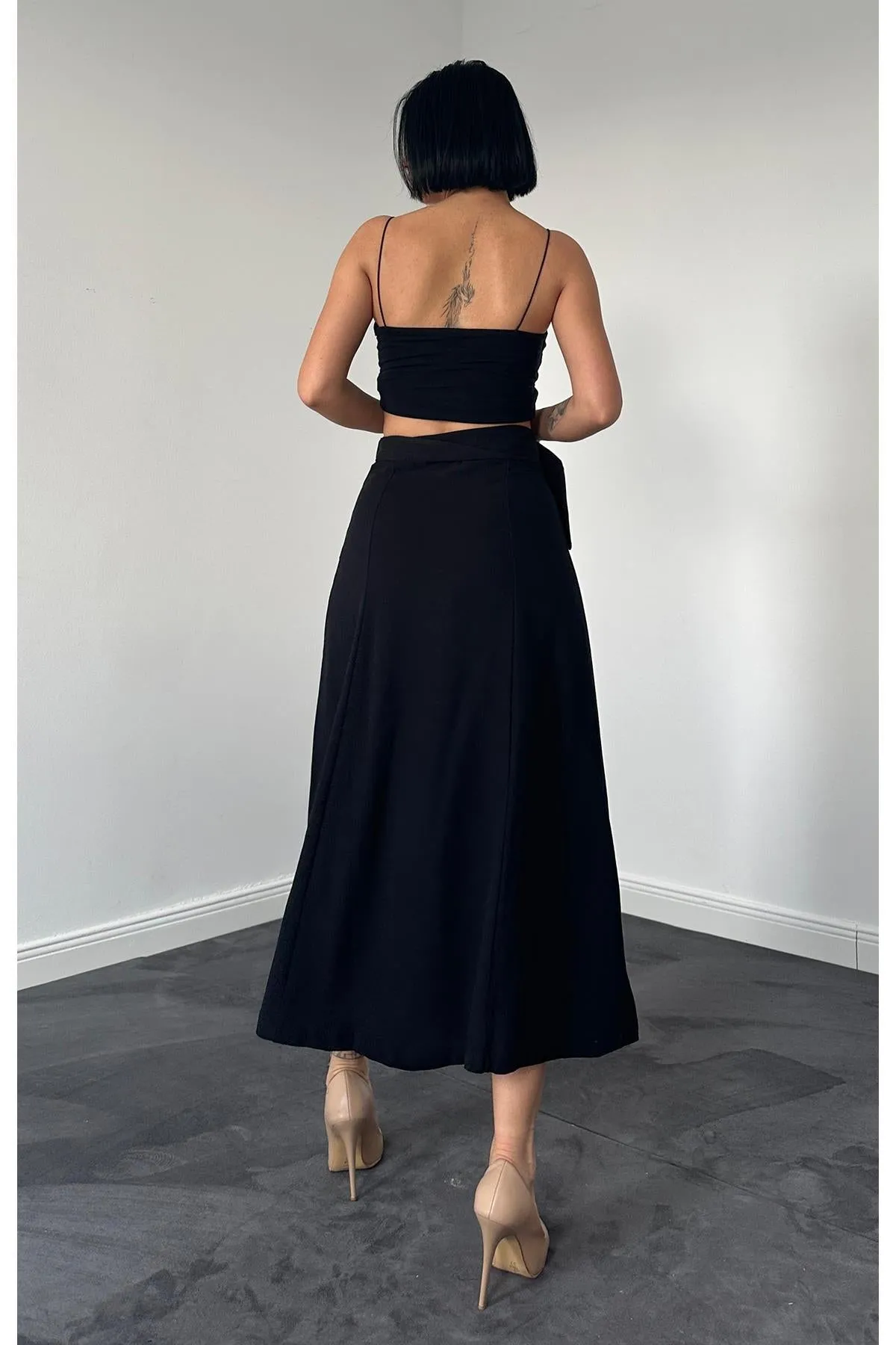 ELS Belted Skirt - Black - Batumi