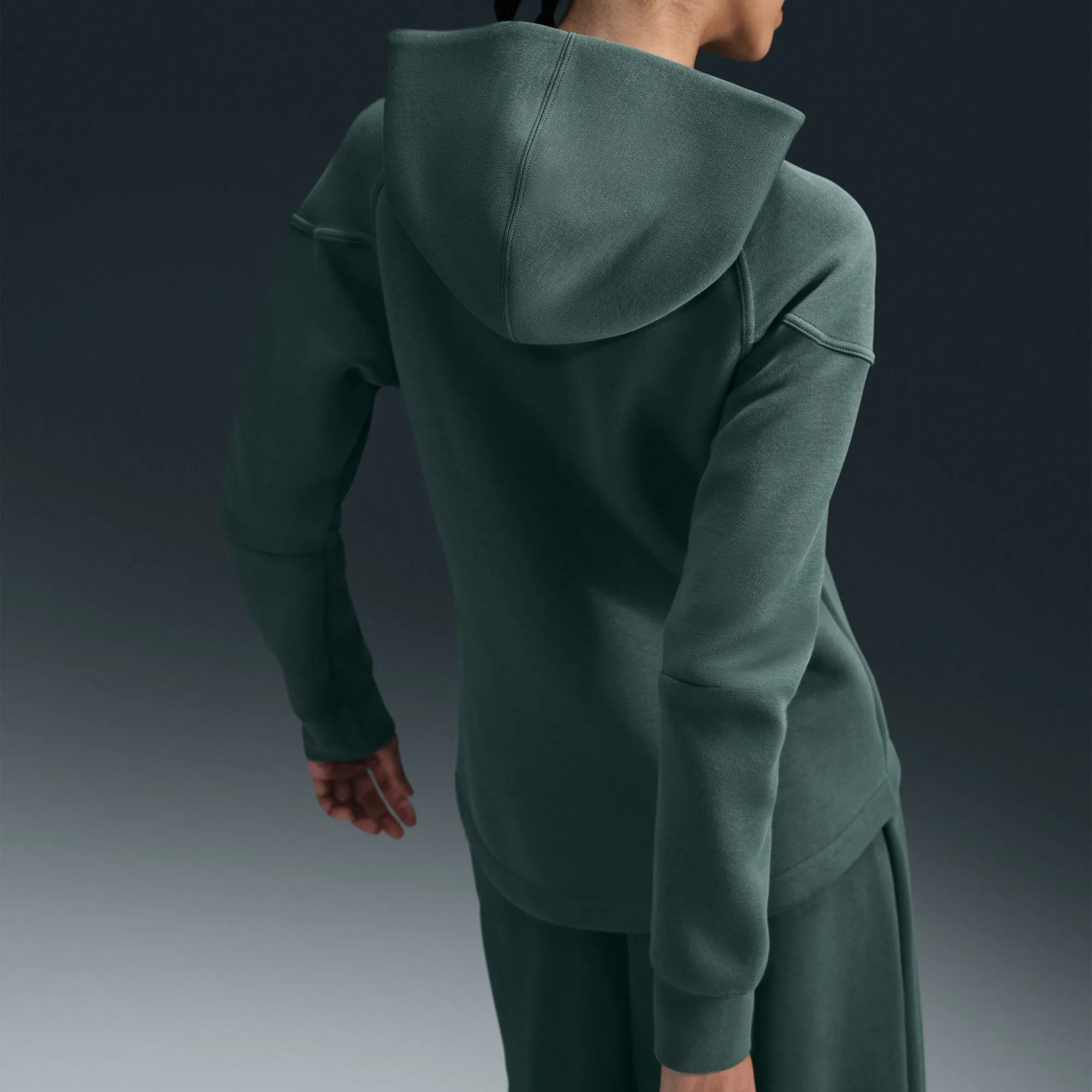 Nike - W Sportswear Tech Fleece Winrunner ~ Vintage Green